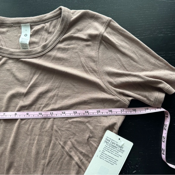 Lululemon NWT Women's Tan Crop Top Size 12 - Picture 5 of 7